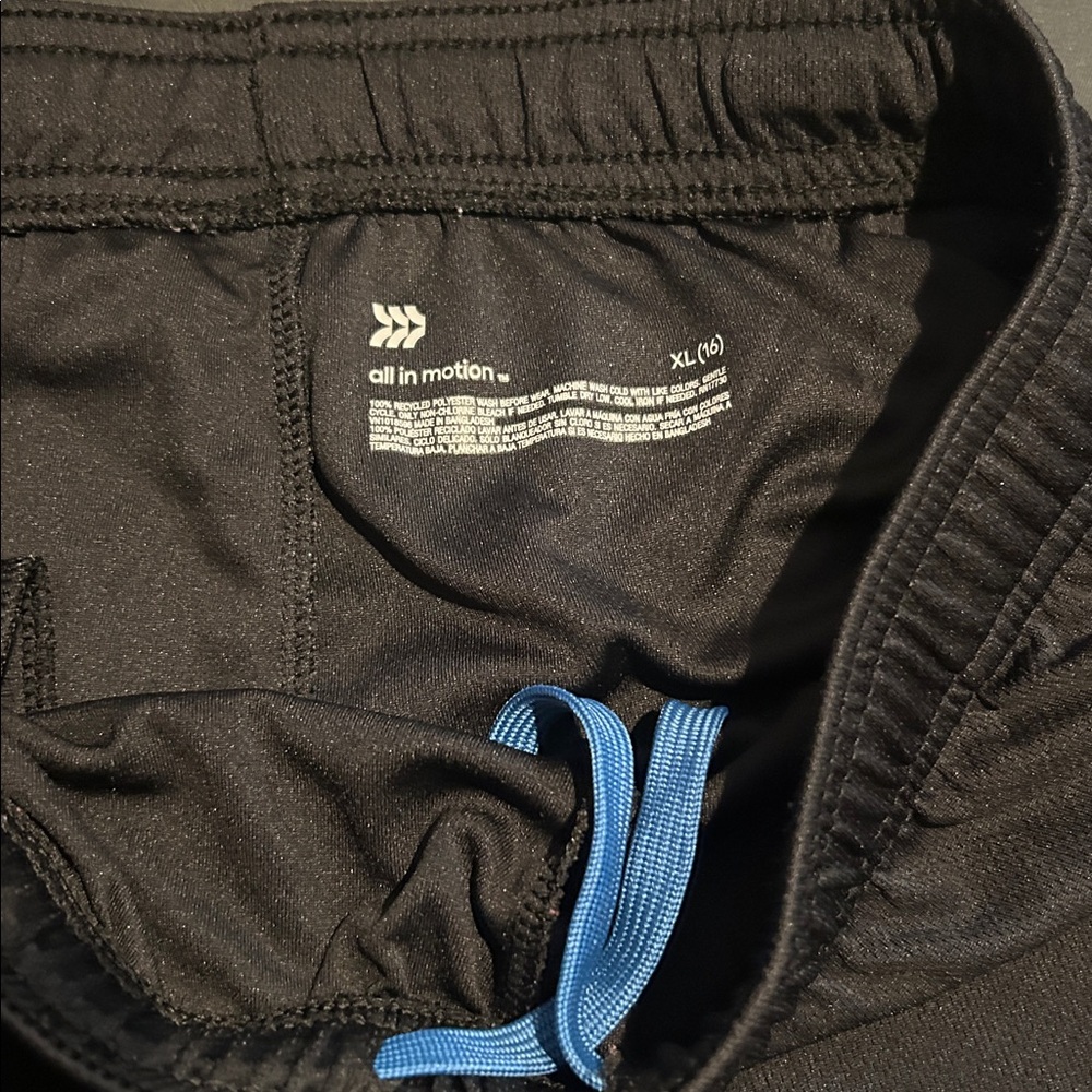 Athletic XL(16) Shorts - Picture 4 of 9